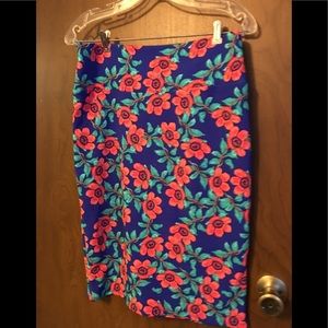 Lularoe Navy and red/pink flowers Cassie skirt